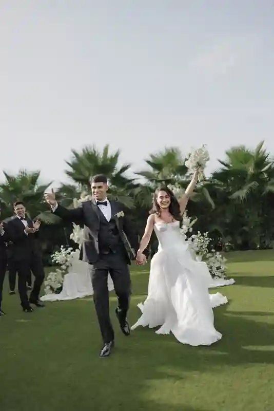 A Classic Wedding for Emani and Carlos