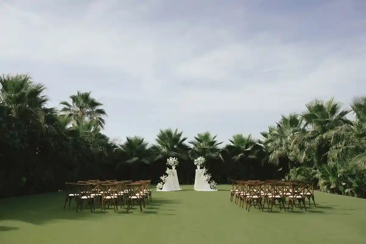 A Classic Wedding for Emani and Carlos