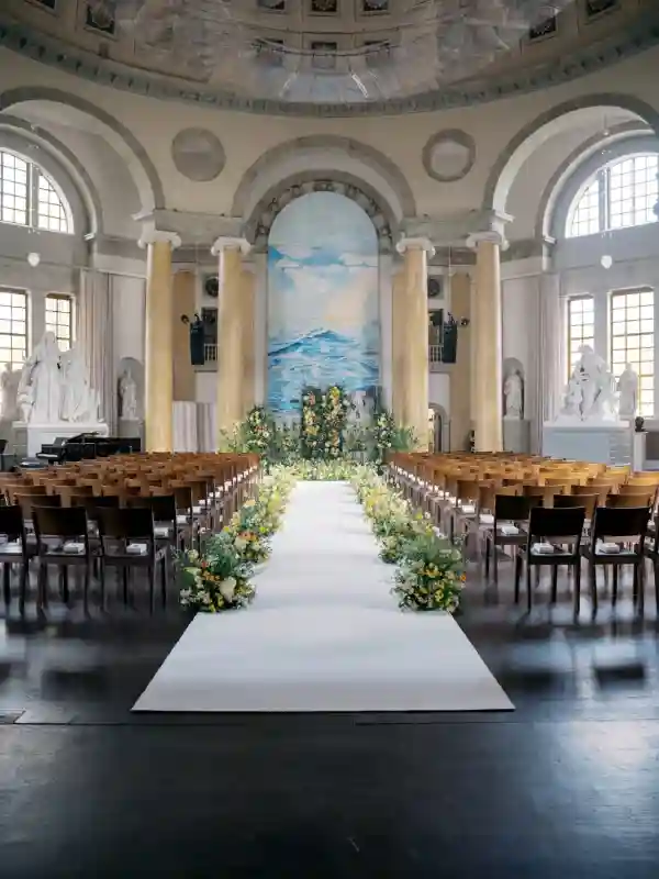A Classic Wedding for Emily and Chris