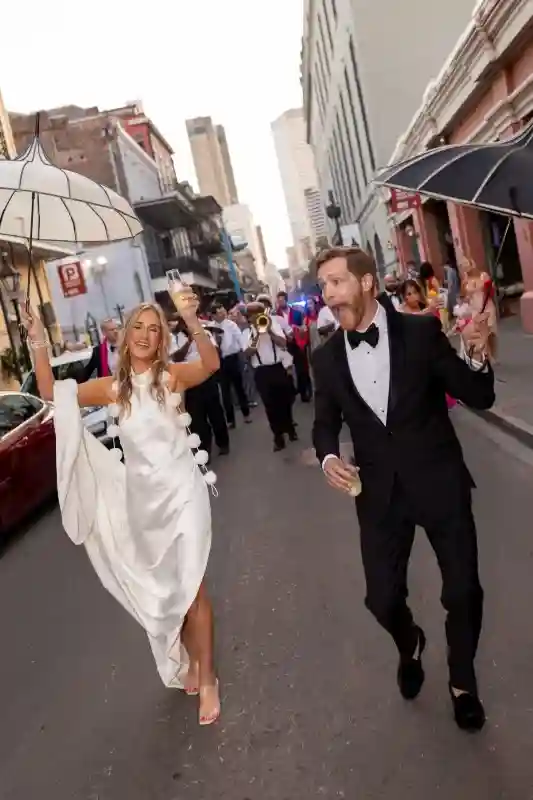 A Retro-Glam Wedding for Emily and Joe