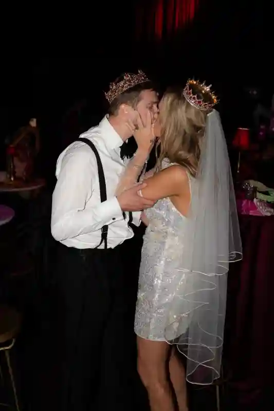 A Retro-Glam Wedding for Emily and Joe