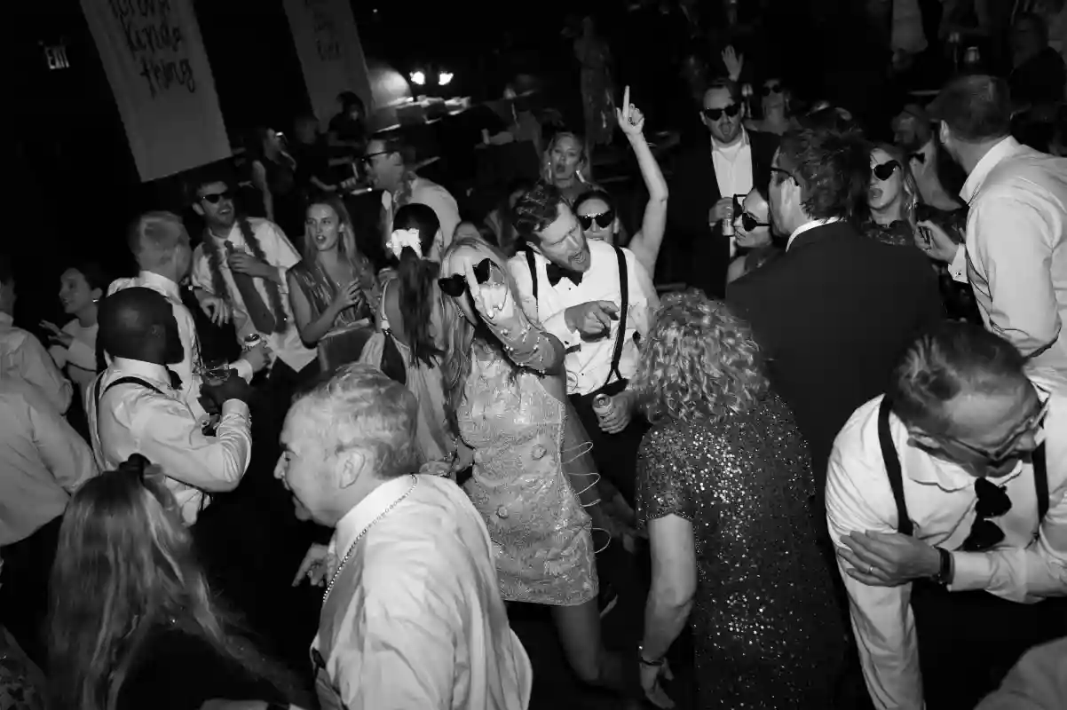 A Retro-Glam Wedding for Emily and Joe