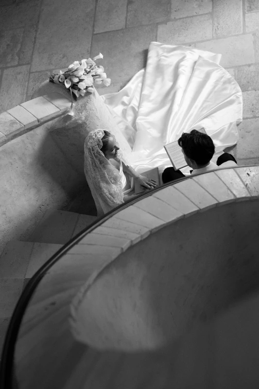 A Vineyard Wedding That Basked in the Glow of Honeyed Stone