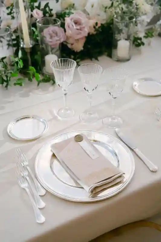 A Classic Wedding for Emma and James
