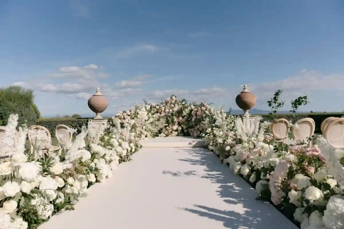 A Classic Wedding for Emma and James