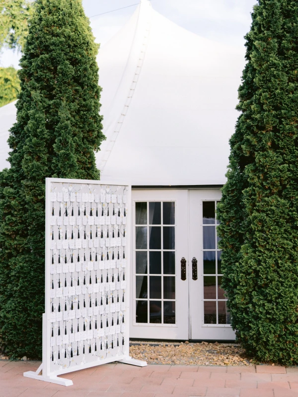 A Classic Wedding for Emma and Nick