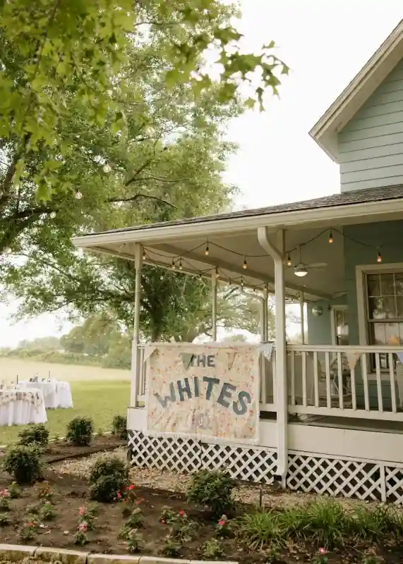 A Backyard Wedding for Emma and Philip