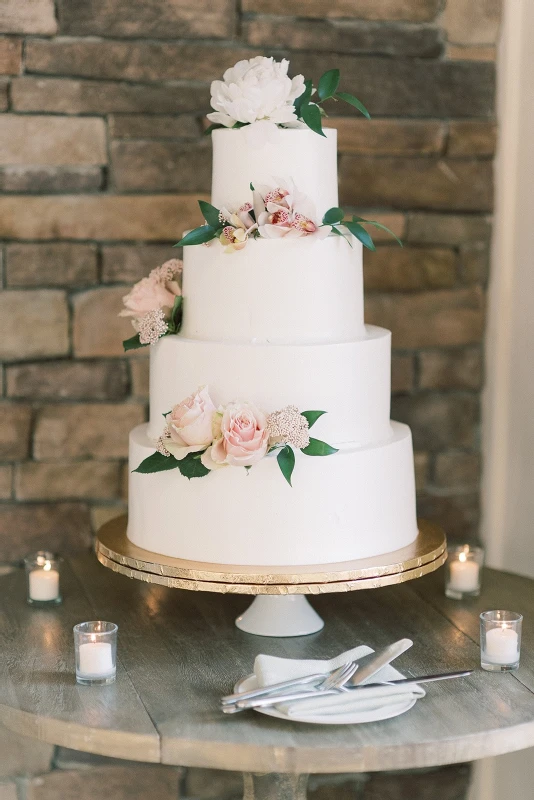 A Classic Wedding for Emma and Robert