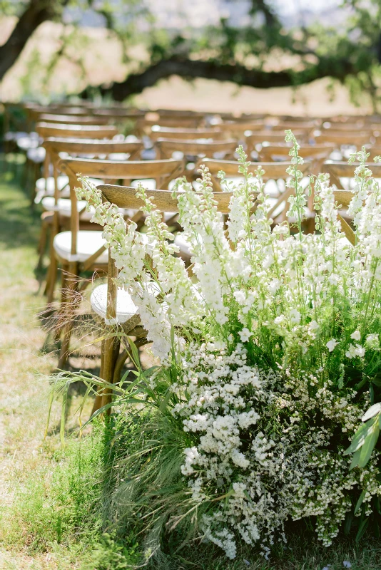 An Outdoor Wedding for Emma and Taylor