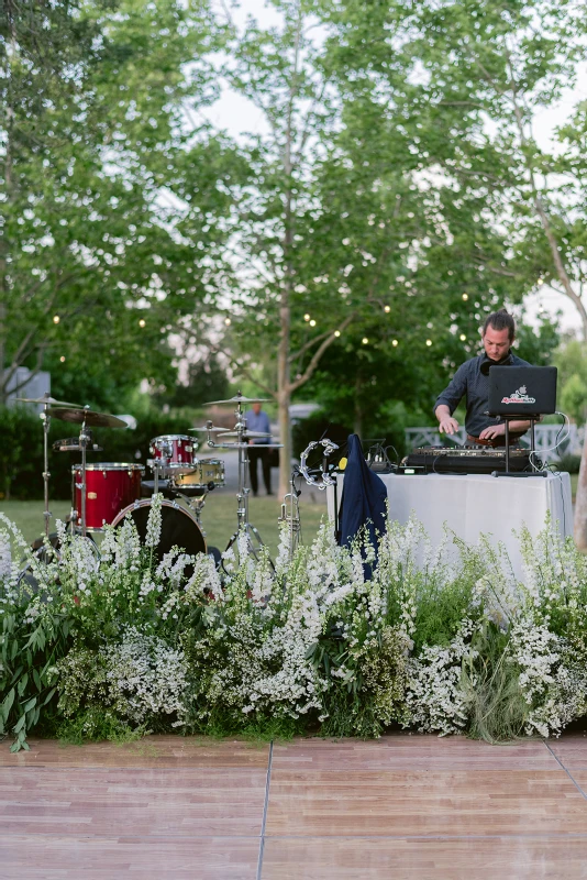 An Outdoor Wedding for Emma and Taylor