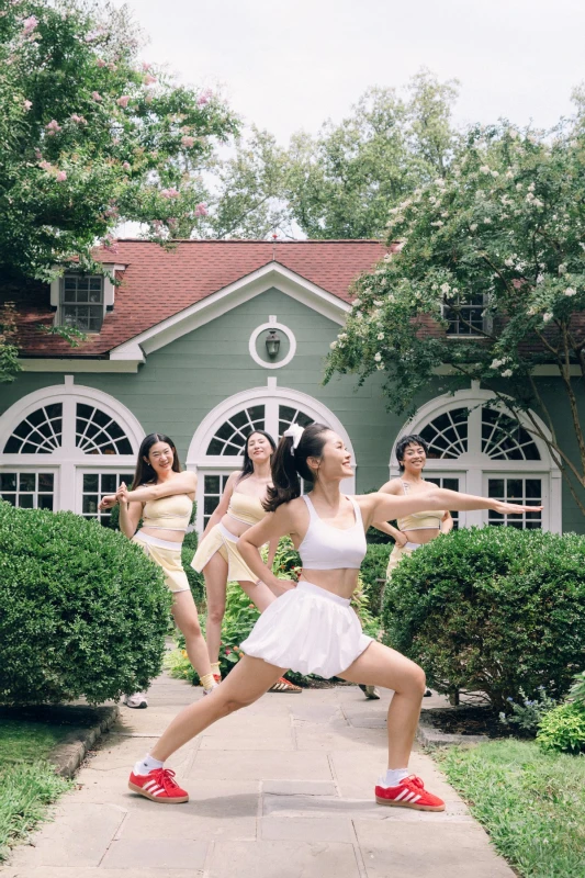 A Colorful Wedding for Emmie and Andrew