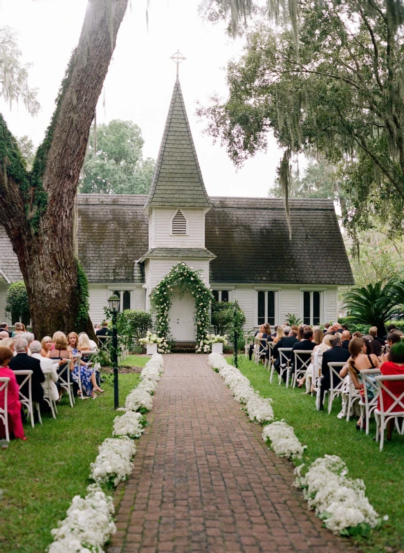 A Classic Wedding for Erin and Ryan