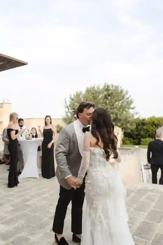 A Timeless Wedding for Eva and Taylor