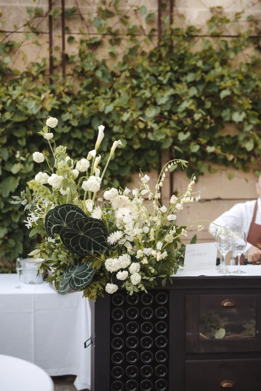 A Timeless Wedding for Eva and Taylor