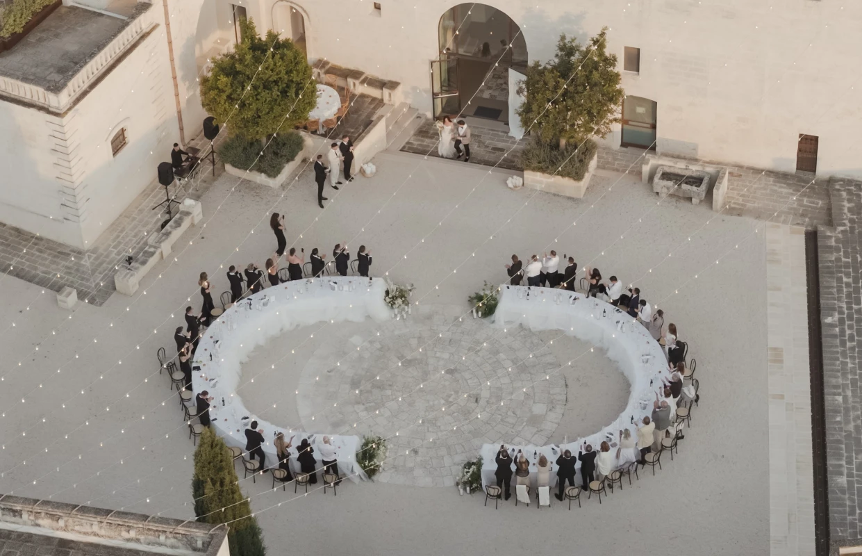 A Timeless Wedding for Eva and Taylor