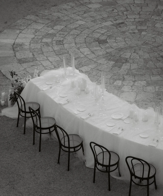 A Timeless Wedding for Eva and Taylor