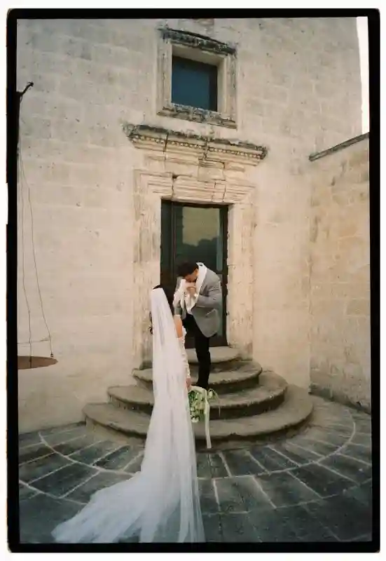 A Timeless Wedding for Eva and Taylor