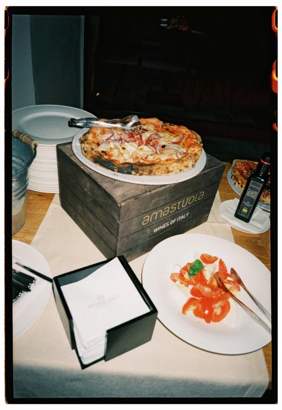 A Timeless Wedding for Eva and Taylor