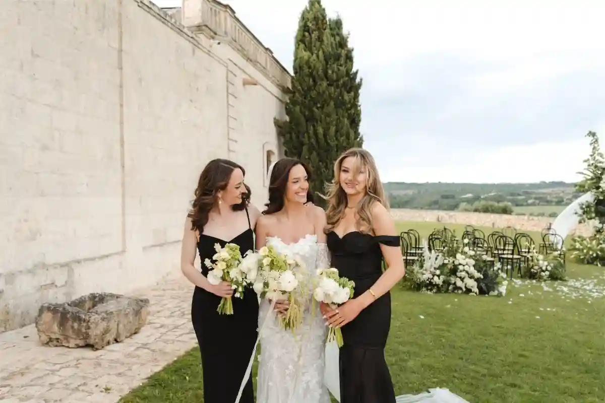 A Timeless Wedding for Eva and Taylor