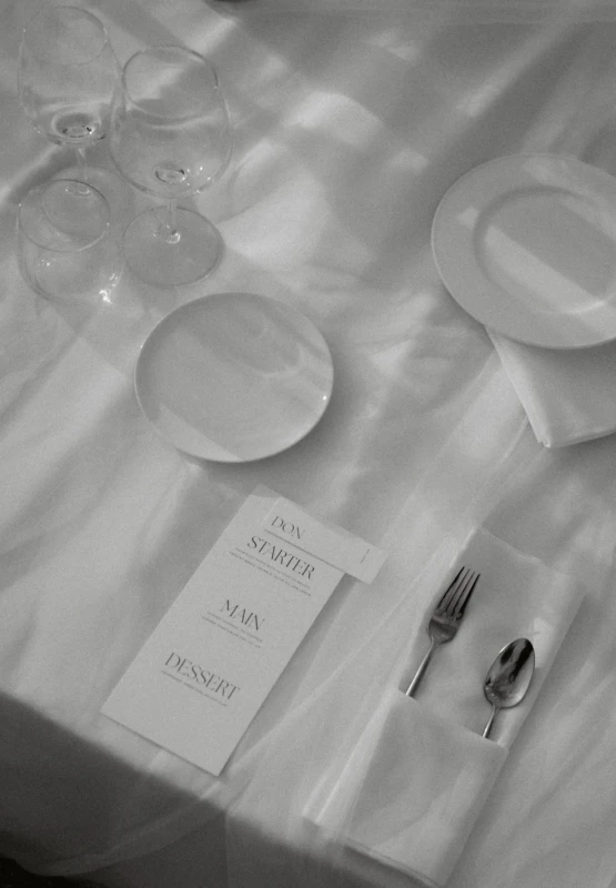 A Timeless Wedding for Eva and Taylor