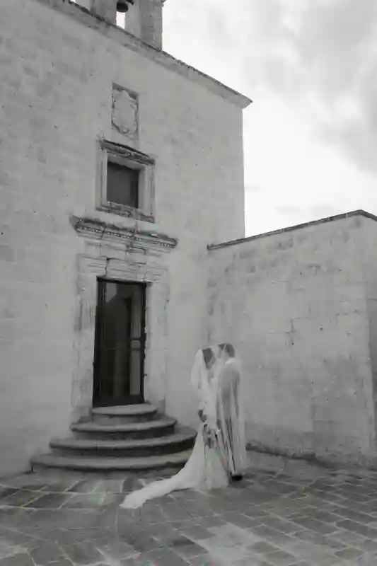 A Timeless Wedding for Eva and Taylor