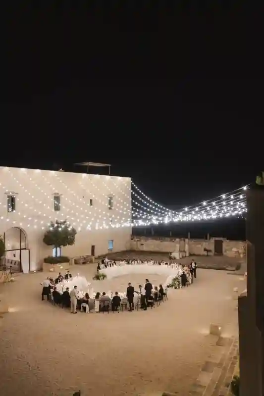 A Timeless Wedding for Eva and Taylor