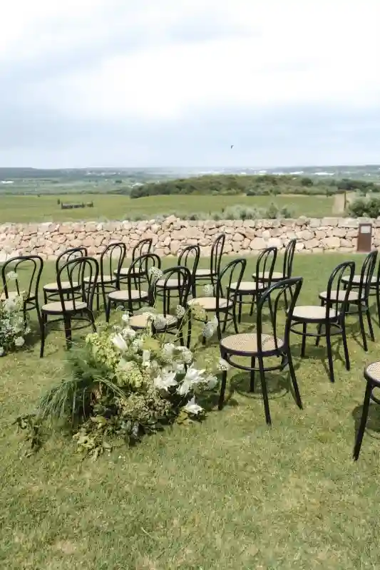 A Timeless Wedding for Eva and Taylor