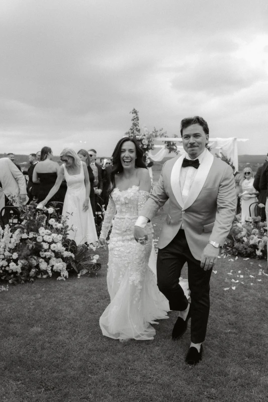 A Timeless Wedding for Eva and Taylor