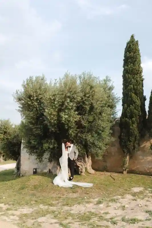 A Timeless Wedding for Eva and Taylor