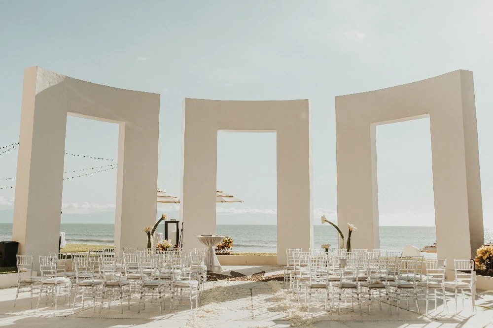 A Beach Wedding for Stephani and Aidan