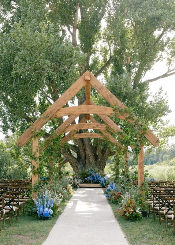 A Barn Wedding for Grace and Alex