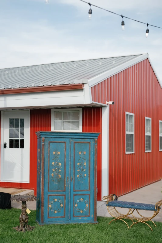 A Barn Wedding for Grace and Alex