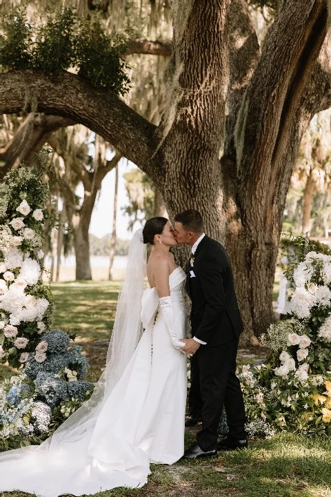 An Outdoor Wedding for Hannah and Cameron