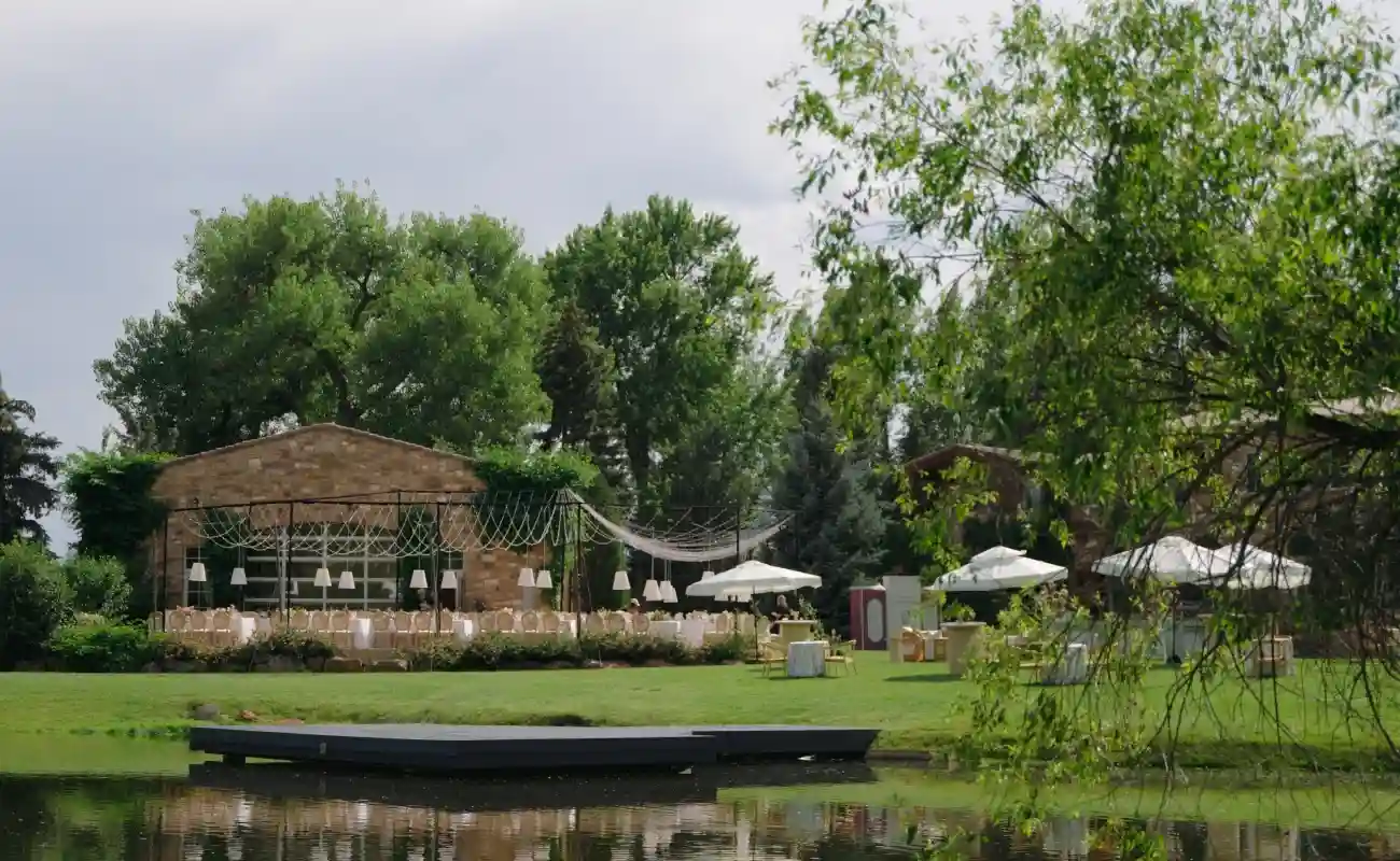 A Garden Wedding for Heather and Kevin
