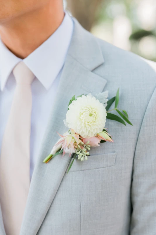 A Classic Wedding for Heidi and Davis