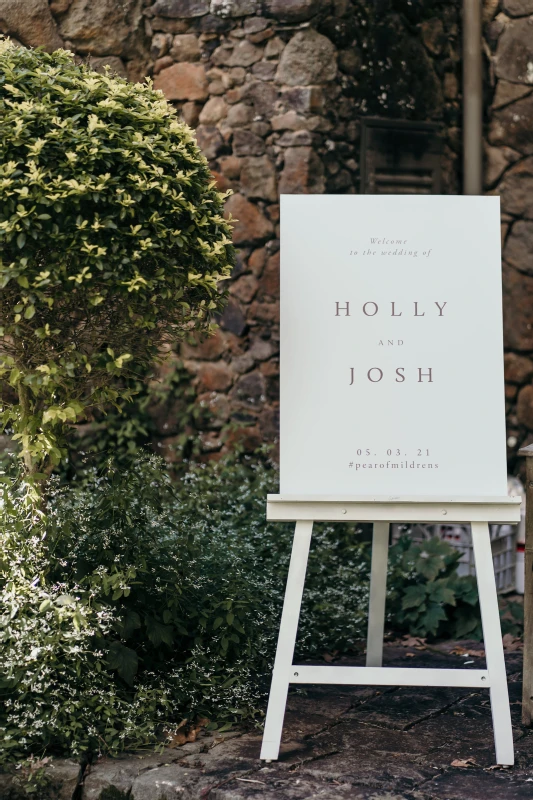 An Outdoor Wedding for Holly and Josh