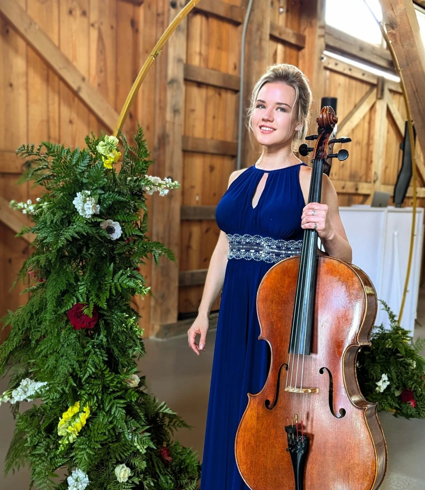 Irina Desmond - Cellist