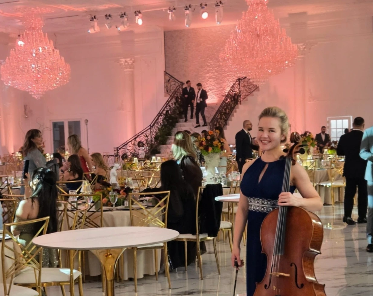 Irina Desmond - Cellist