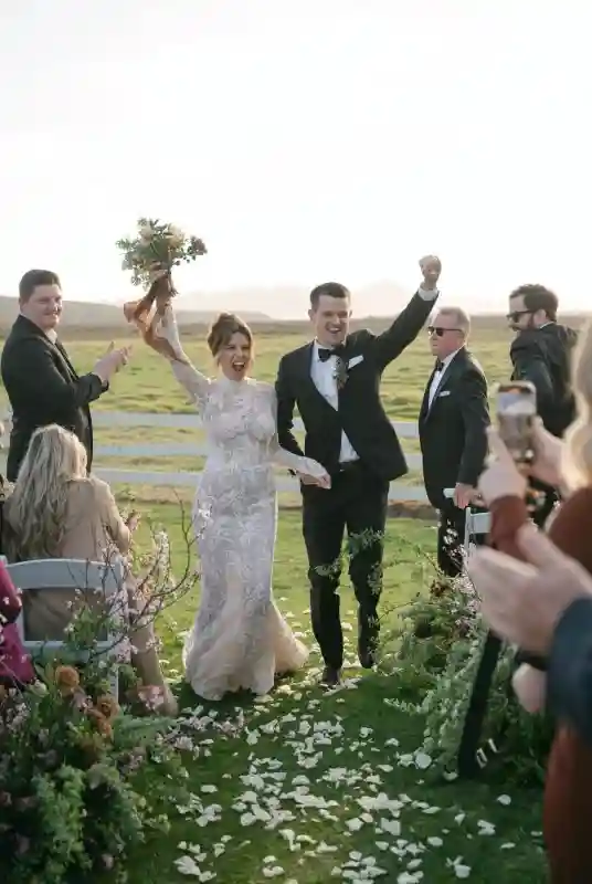 A Wildflower Wedding for Jaclyn  and Ryan