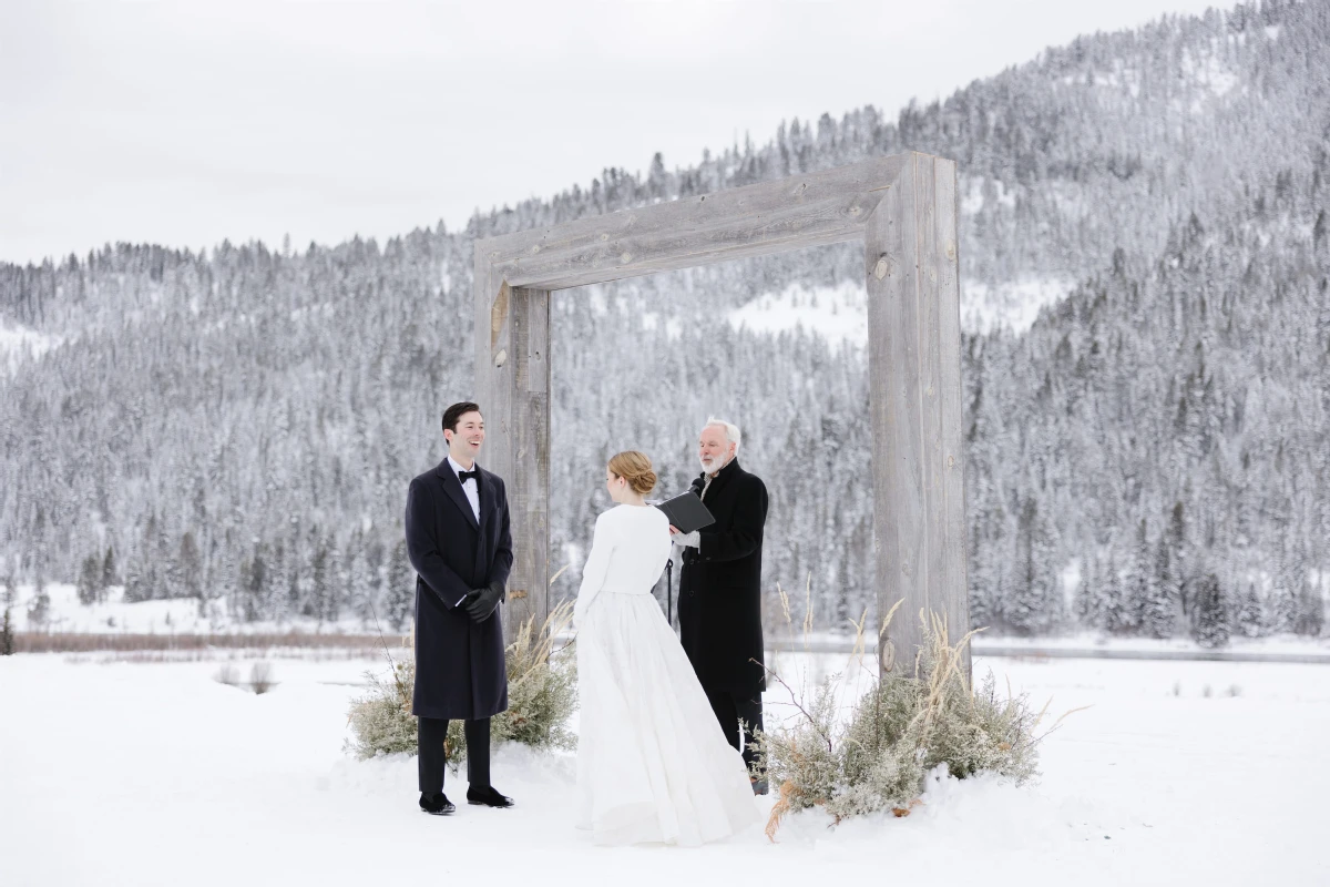 A Winter Wedding for Samantha and Spencer