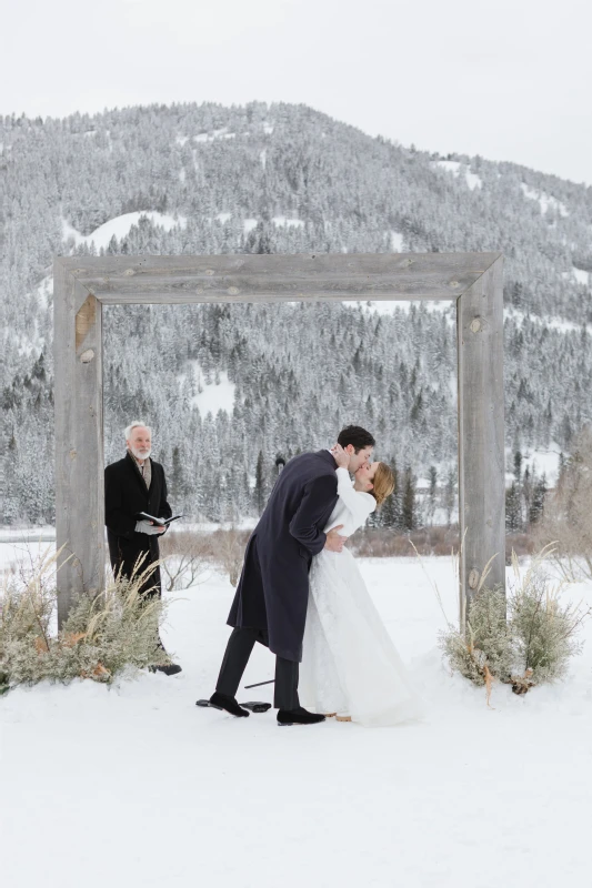 A Winter Wedding for Samantha and Spencer