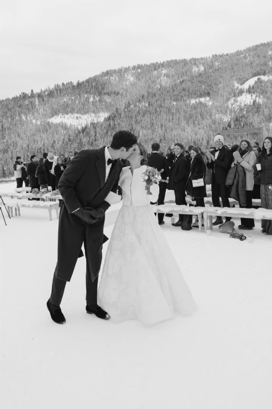 A Winter Wedding for Samantha and Spencer