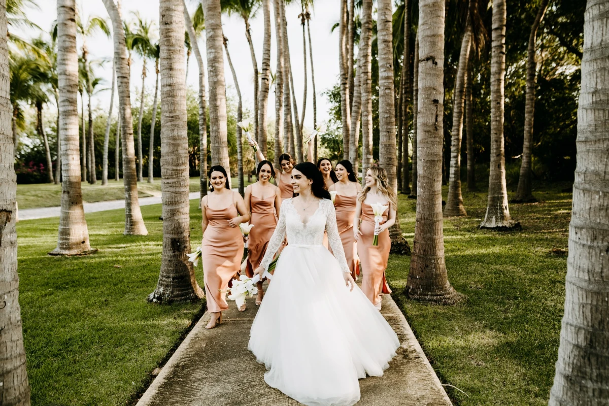 A Beach Wedding for Jazmín and Kevin