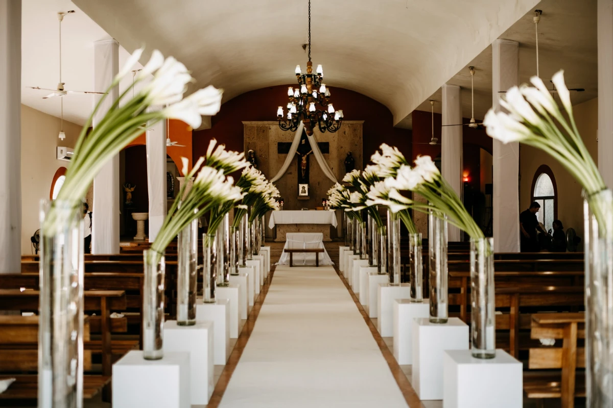 A Beach Wedding for Jazmín and Kevin