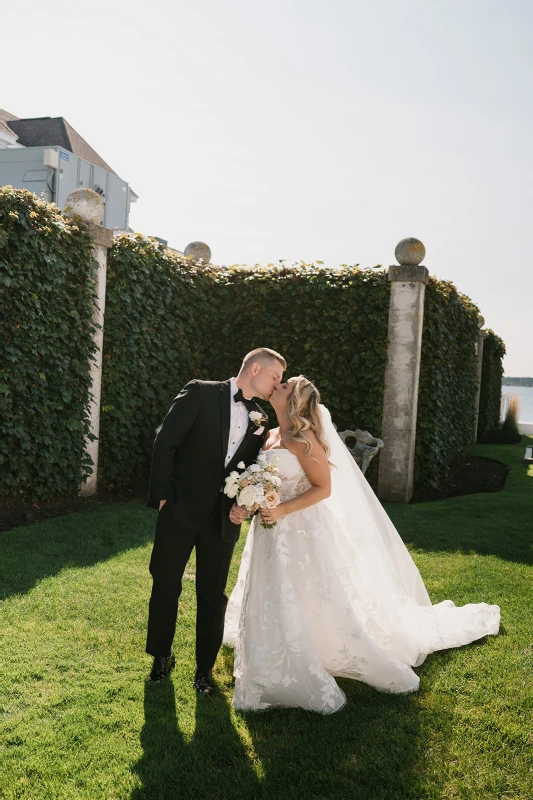 A Beach Wedding for Alexa and Rob