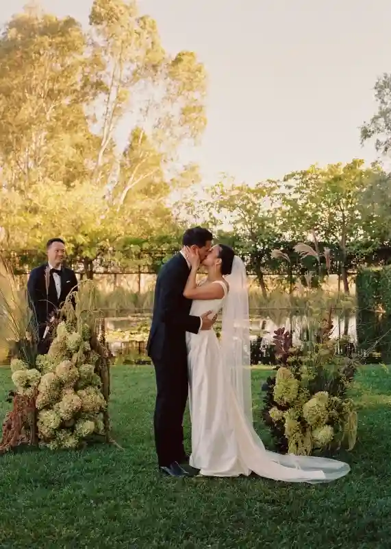 A Garden Wedding for Jennie and John