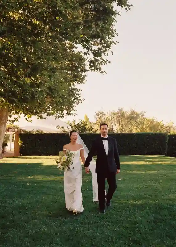 A Garden Wedding for Jennie and John