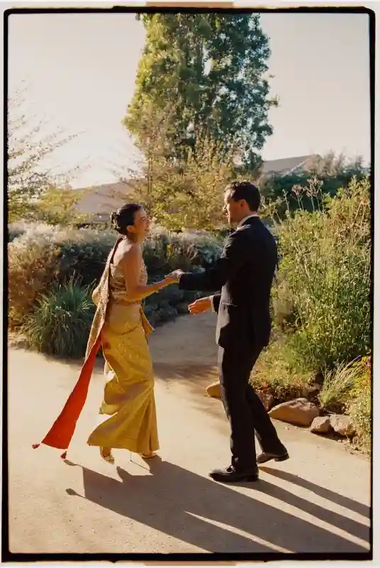 A Garden Wedding for Jennie and John