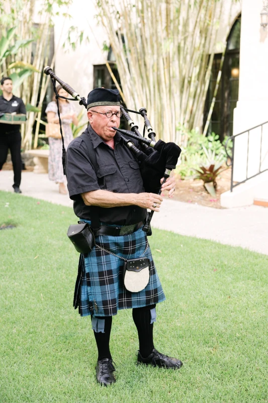 A Classic Wedding for Julia and Christian