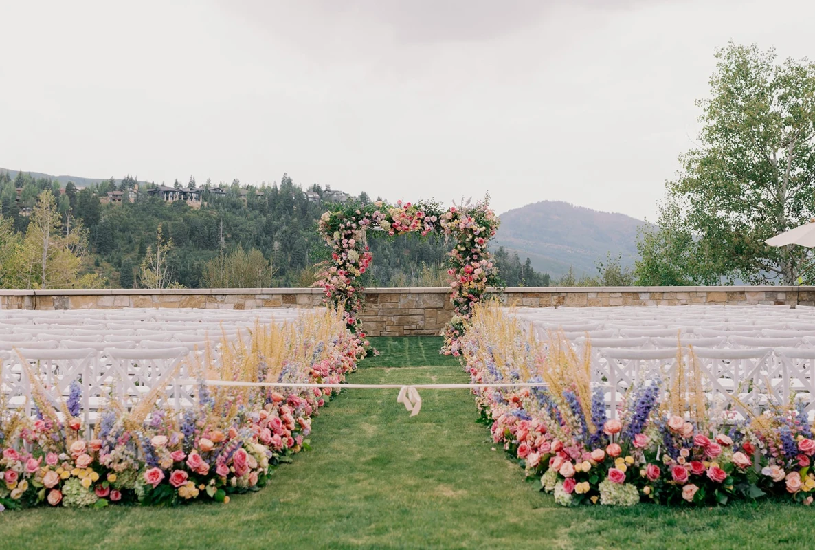 A Colorful Wedding for Juliana and Daniel